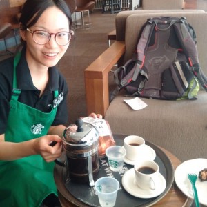 Starbucks-barista-in-China-500x500